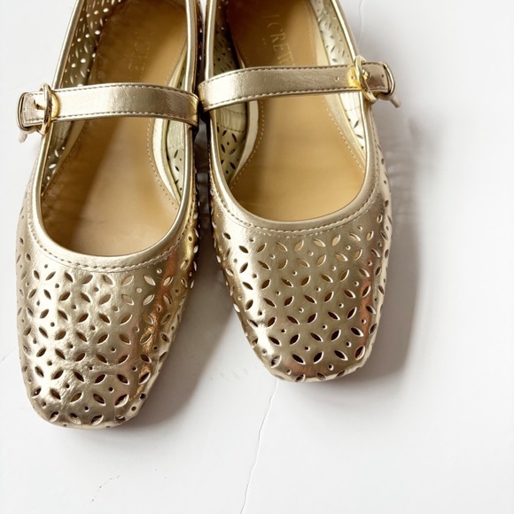 J.Crew Gold perforated Mary Jane Flats sz. 6